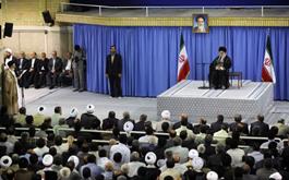 امام خامنه‌ای (مدظله‌العالی) در جمع کارگزاران 